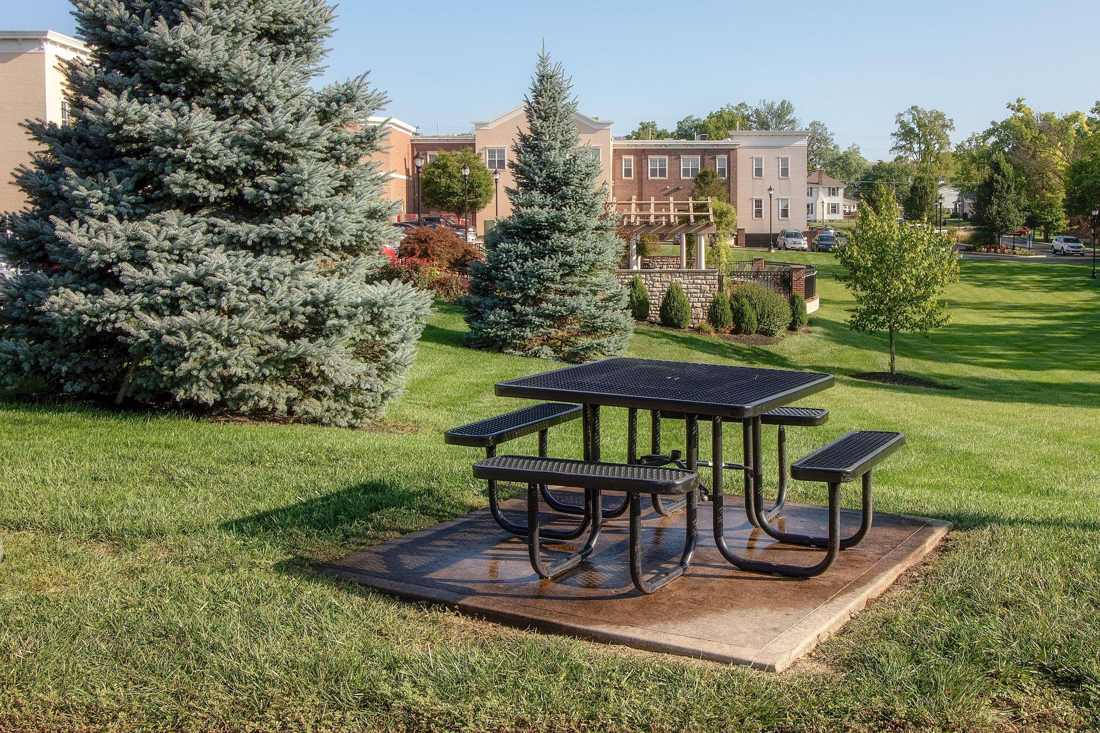 Hampton Inn Oxford/Miami University Area Екстериор снимка