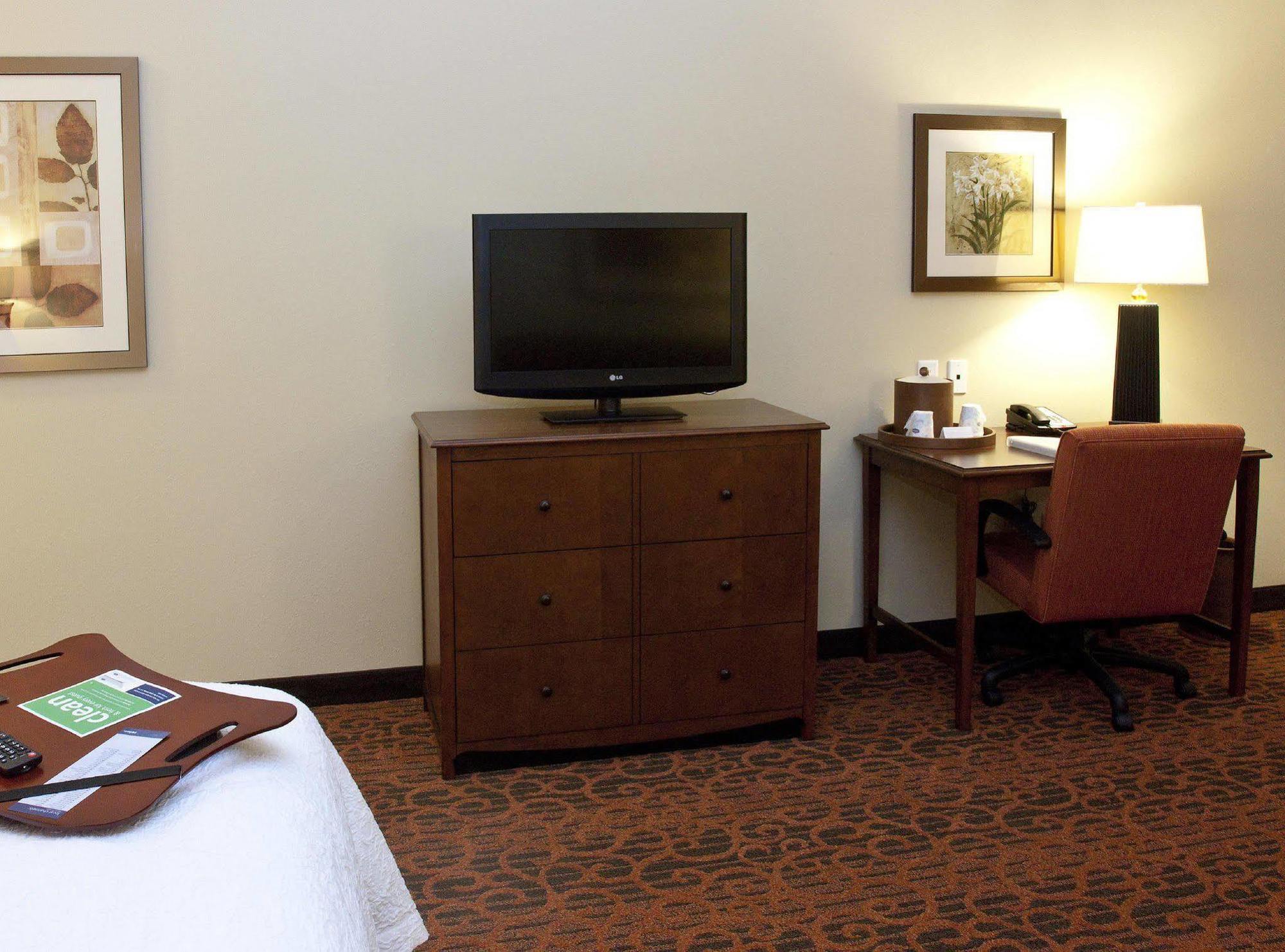 Hampton Inn Oxford/Miami University Area Екстериор снимка