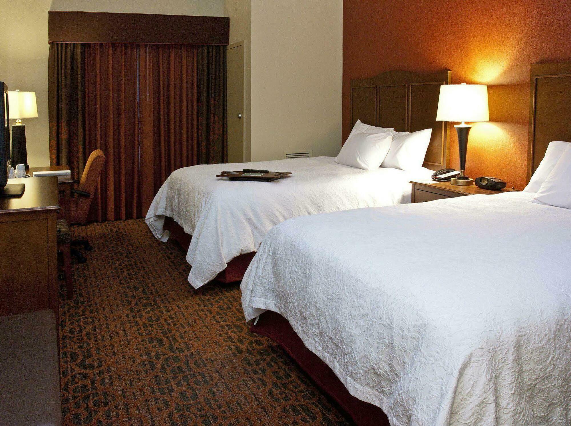 Hampton Inn Oxford/Miami University Area Екстериор снимка